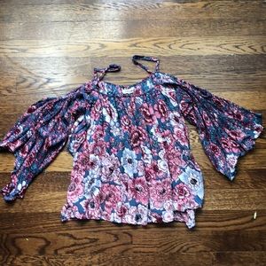 Cold shoulder, floral billabong shirt. S.